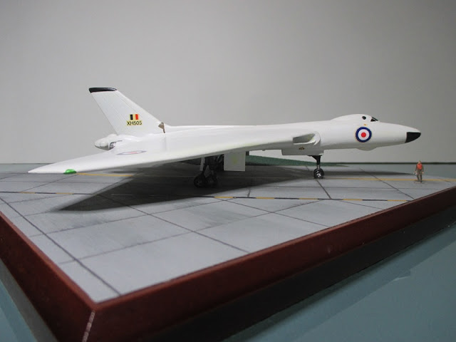 1/144 Avro Vulcan diecast metal aircraft miniature