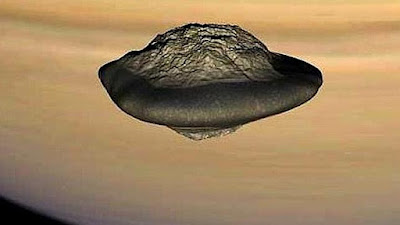 Satélite de Saturno tiene forma de OVNI