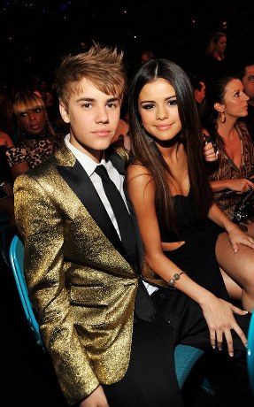 justin bieber selena gomez hawaii 2011. Justin Bieber and Selena