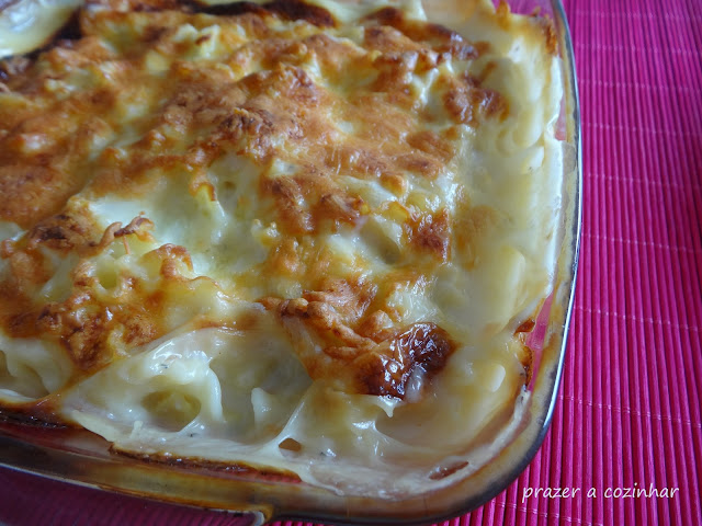 prazer a cozinhar - massa gratinada com maruca e vegetais