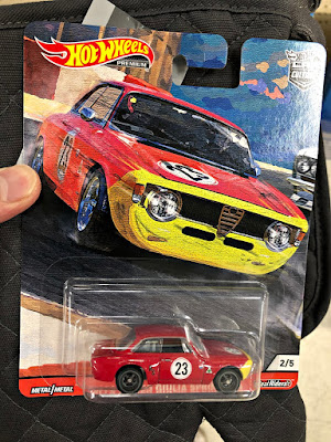 Hot Wheels Car Culture Alfa Romeo Giulia Sprint GTA Door Slammers