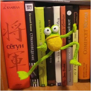 amigurumi rana mr. frog maestro de yoga amigurmi today