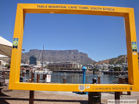 Table Mountain vista do V&A Waterfront na Cidade do Cabo