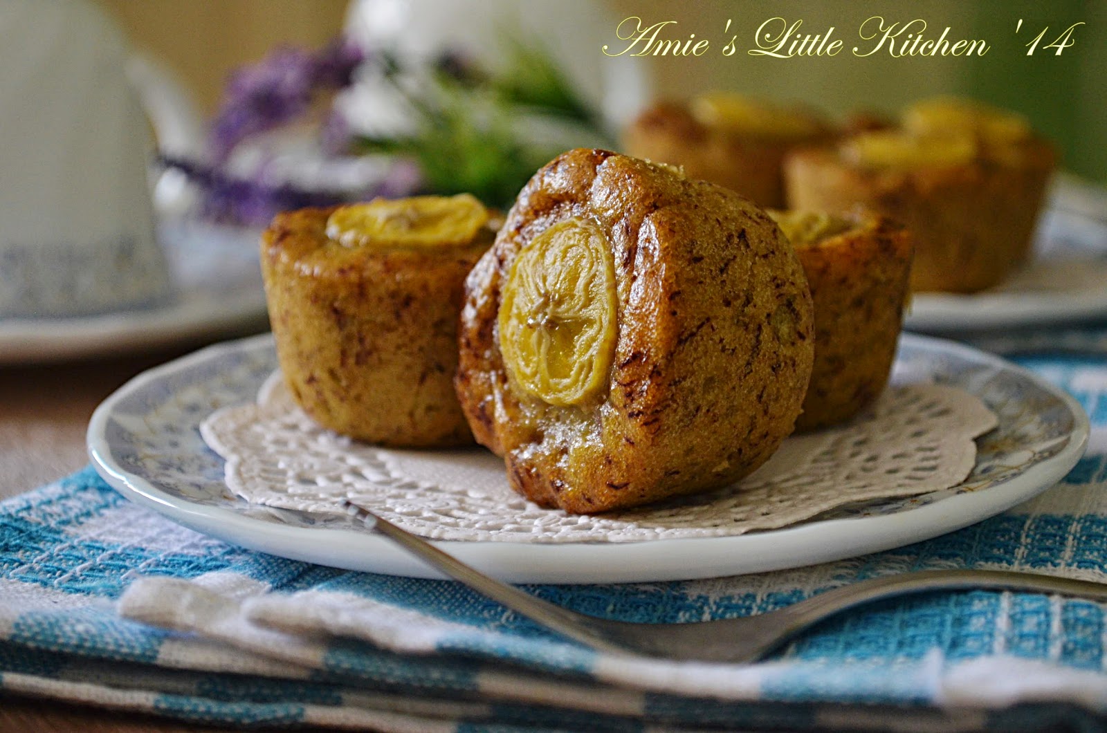 AMIE'S LITTLE KITCHEN: Sedapnya Apam Pisang Tanpa Telur!