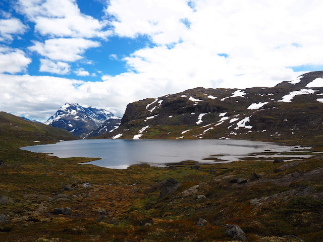 Jezero, trek, Jotunheimen, Norsko, příroda