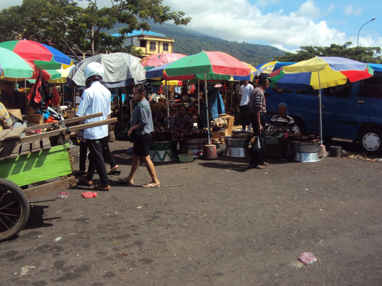 Mengejar Harapan dan Impian: Pasar Gamalama
