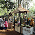 Dunia 'Slow Motion' di Pasar Kumandang