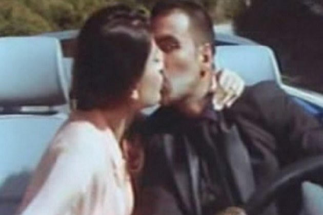 kissing scenes of kareena. Kareena Kapoor and Sahid