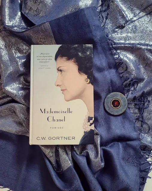„Mademoiselle Chanel” powieść