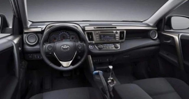 Nova Toyota RAV4 2013 - interior