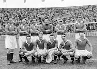 CHELSEA F. C. - Londres, Inglaterra - Temporada 1947-48 - John Harris, Winter, Tommy Walker, Medhurst, Bathgate y Alex Machin; Bobbie Campbell, Bowie, Armstrong, Goulden y McInnes - PRESTON NORTH END 2 (Finney y Shankley), CHELSEA 0 - 08/11/1947 - League Division One, jornada 14 - Preston, Inglaterra, estadio Deepdale