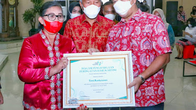 Bupati FDW Hadiri Peringatan Hari Kartini di Kantor Gubernur Sulut