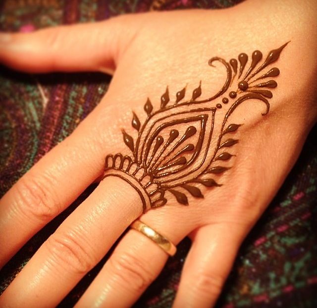 10 Desain Gambar Henna Sederhana 