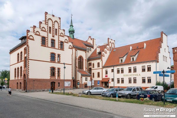 Pisz ratusz muzeum i biblioteka