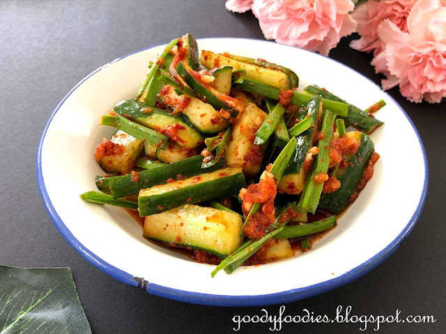 Cucumber Chive Kimchi (Oi Kimchi 오이김치)