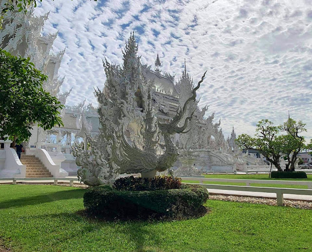 Garden in White temple