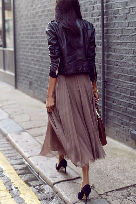 cool street style_leather jacket + bag + heels + midi skirt