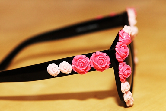 The Wind of Inspiration DIY Project: Flower Embellished Sunglasses