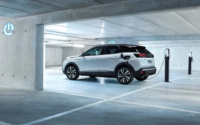 Peugeot 3008 ganha versão 4x4 híbrida plug-in