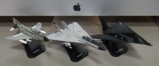 ミニチュア軍用機（1/100スケール3機種）