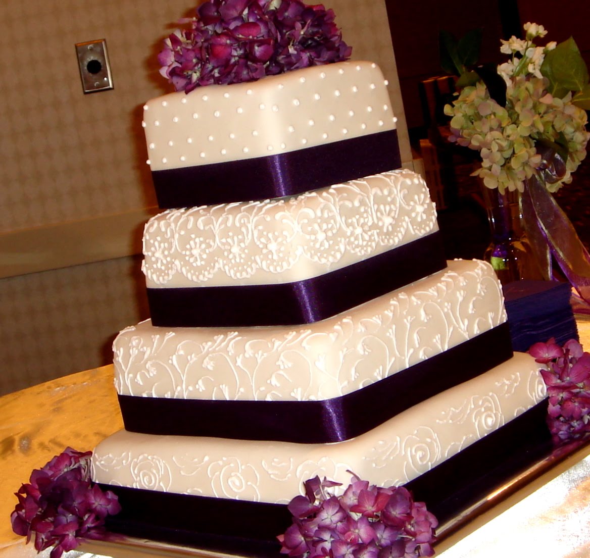 purple and black wedding cake]