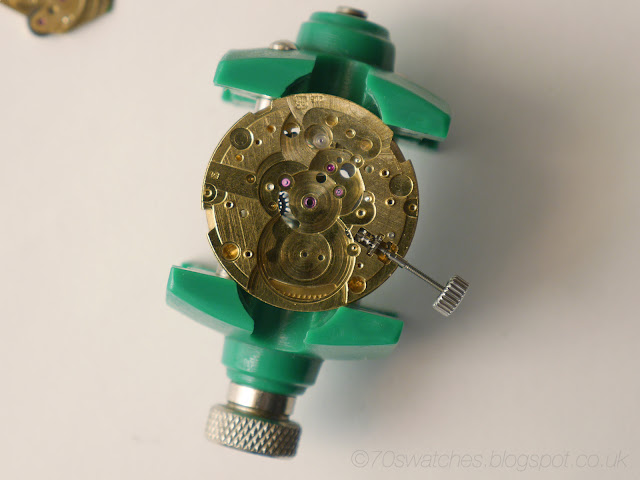 Servicing an Beautiful and Funky Retro 70s Everite With Amazing Green Dial - FHF 905 