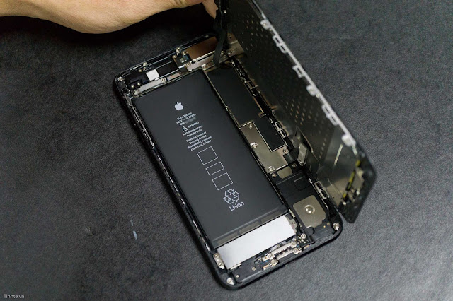 Chi tiết bên trong iPhone 7 Plus: ron chống nước, cục rung to hơn, loa to hơn