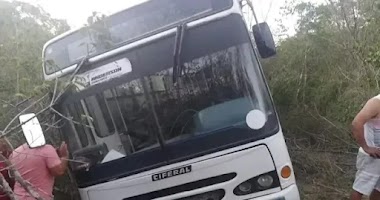 Ônibus que levava jovens a cerimônia da Igreja cai de ponte e mata duas pessoas