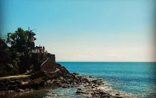 Kuil Batu Bolong Lombok