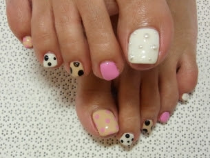 Stylish-Pedicure-Nail-Art-Designs-for-Summer-2012