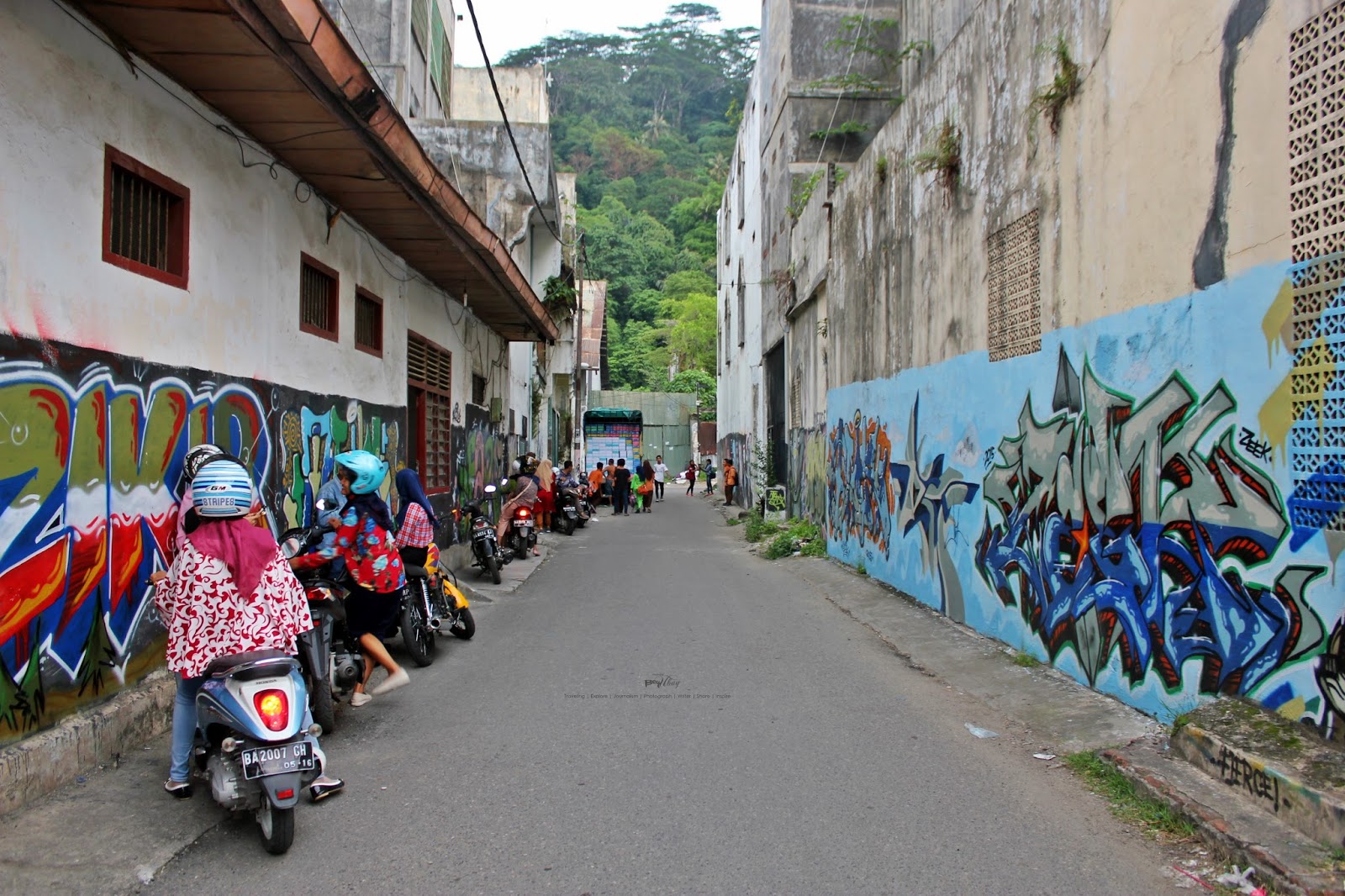 Jelajah Nagari Awak Tembok Bergambar di Kota Tua Padang