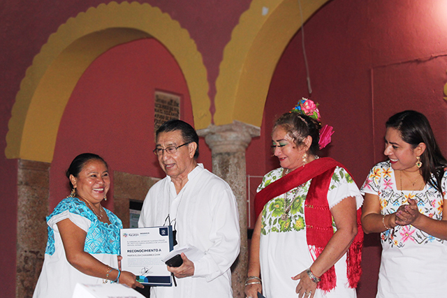 Se realizó un desfile de diseños y diferentes estilos de bordados “Los Bordados de mi tierra”