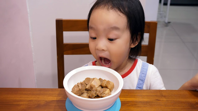 低脂、鮮甜、無腥味的生鮮食品，吃鳳梨酵素長大的豬，山林水草ＲｉｖａＧｒｅｅｎ朝貢豬生鮮肉品－霜降肉、去皮五花肉條