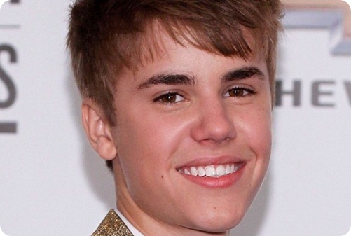 Justin-Bieber-Knocks-Himself-Out-Suffers-Concussion-in-Paris-01