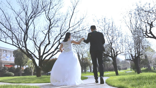 全能神教會圖片-結婚的牽手