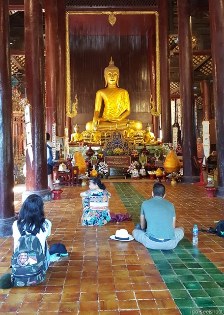 Inside of Wat Phan Tao.