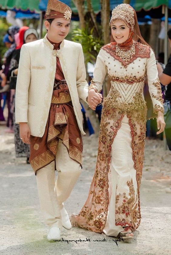 Kumpulan Model  Kebaya  Pengantin  Modern  Terupdate 