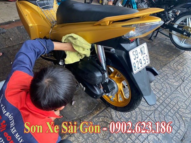 Sơn xe Air Blade màu vàng candy nổi bật cực đẹp