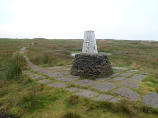 Marsden to Edale Mountain Fell Race - The Trigger pennine fell runners