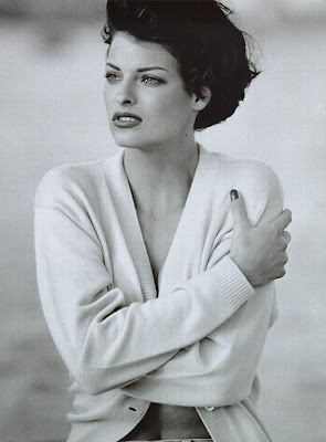 Linda Evangelista by Peter Lindbergh, 1993 - Linda Evangelista, Lindbergh - Blog with a View - blog-with-a-view.blogspot.com - Thierry Follain, concepteur rédacteur : 06 87 29 38 73 : web rédacteur, Sciences Com