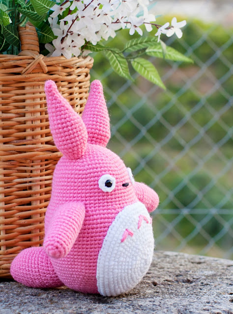 amigurumi totoro pink