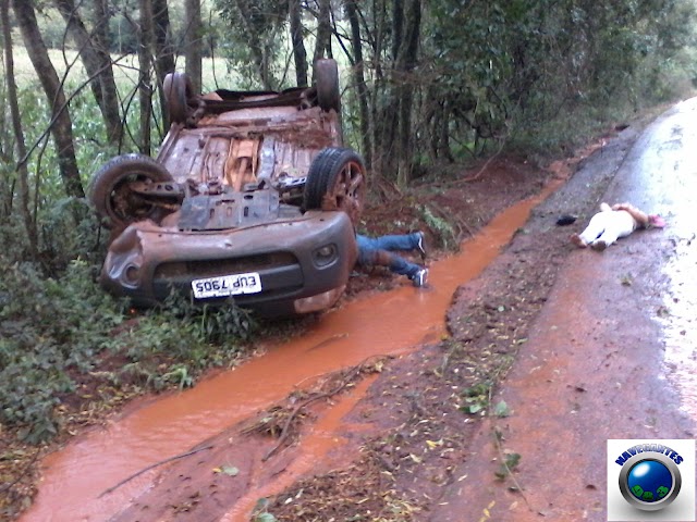 Excesso de chuva e buracos motiva acidente na ERS 324