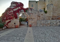 Arco che introduce alla chiesa