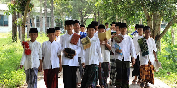 Cara Menandai Baju agar Tidak Tertukar di Pesantren