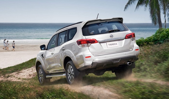 rear-view-nissan-terra-2019