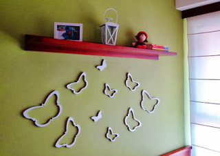 Wall decoration with wooden forms