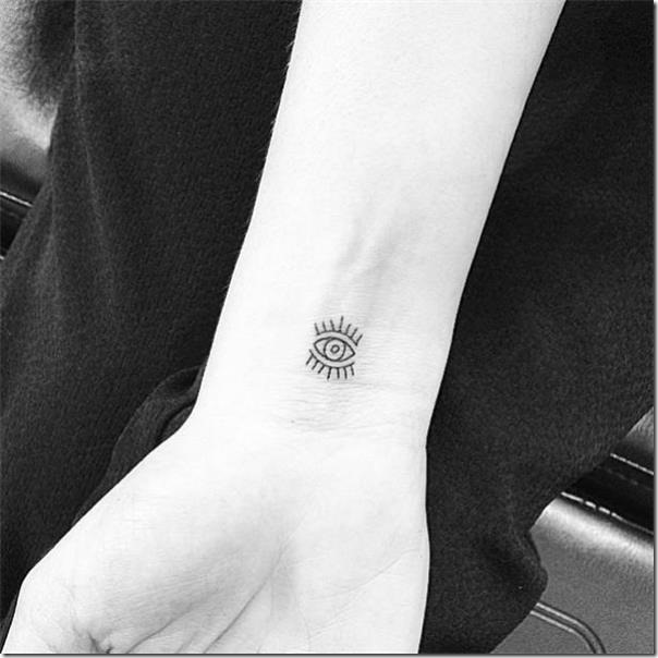 tatuaje-de-contorno-en-blanco-y-negro