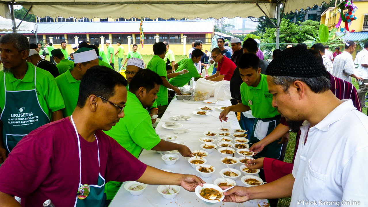 Gambar Sekitar Rumah Terbuka Aidilfitri PAS Di Kampung Baru KL Meriah ...