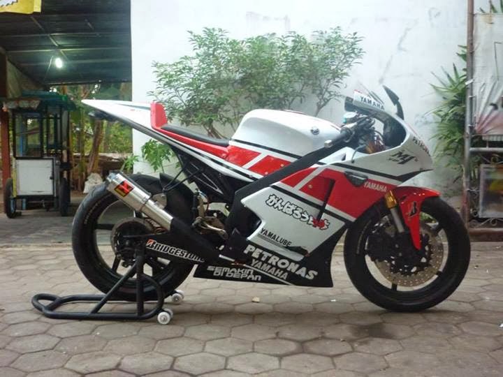 Modifikasi Yamaha Vixion Ala M1 09