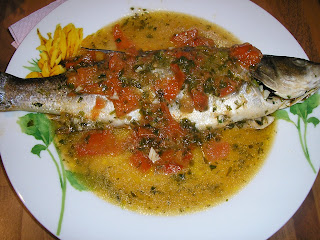 Articole culinare : Branzino in guazzetto (Biban de mare in sos)